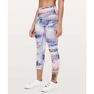 Lululemon Wunder Under Crop (High-Rise) *Full-On Luxtreme 21" - Sz 6